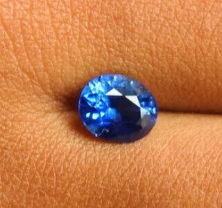 1.03 Ct - Ceylon Blue Sapphire - Royal Blue - Natural - Heated